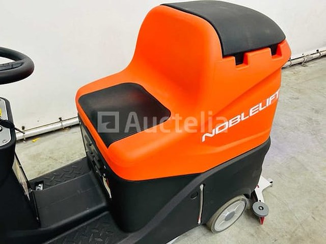 Noblelift - 2025 - nr530 - zit-schrobmachine - afbeelding 10 van  15