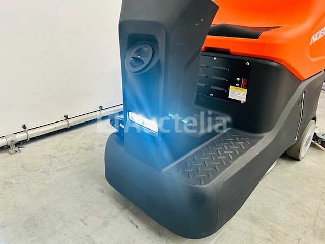 Noblelift - 2025 - nr530 - zit-schrobmachine - afbeelding 12 van  15