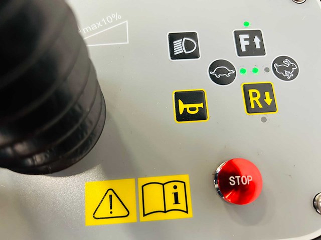 Noblelift - 2025 - nr530 - zit schrobmachine - afbeelding 1 van  10