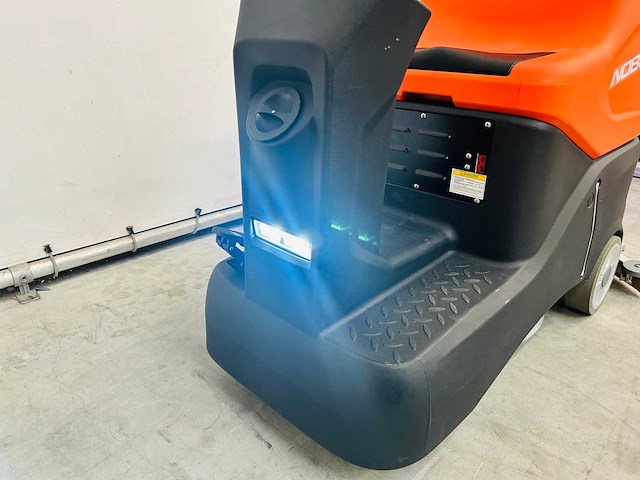 Noblelift - 2025 - nr530 - zit schrobmachine - afbeelding 5 van  16