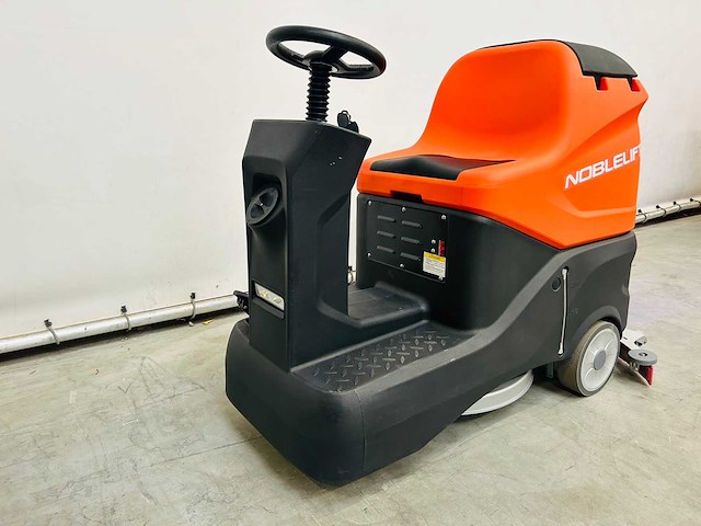 Noblelift - 2025 - nr530 - zit schrobmachine - afbeelding 3 van  16
