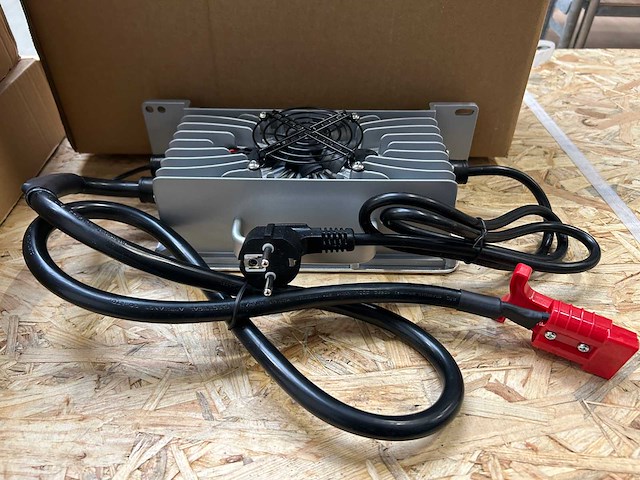 Noblelift - 2025 - nr810 - zit schrobmachine - afbeelding 5 van  14