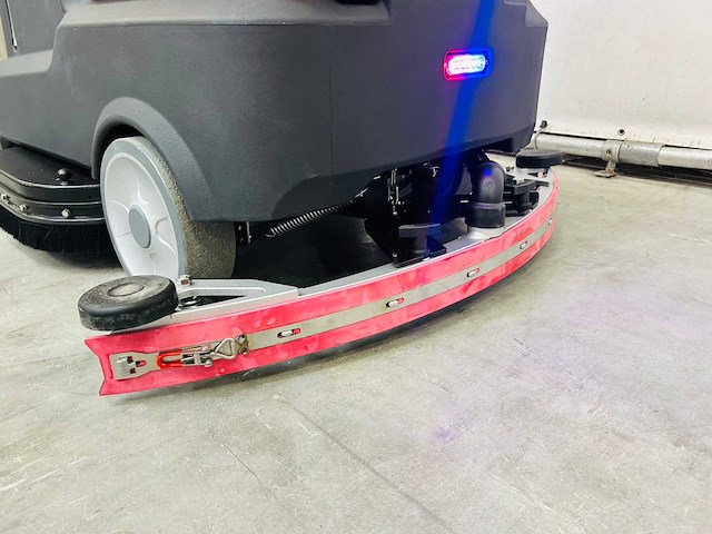 Noblelift - 2025 - nr810 - zit schrobmachine - afbeelding 13 van  14