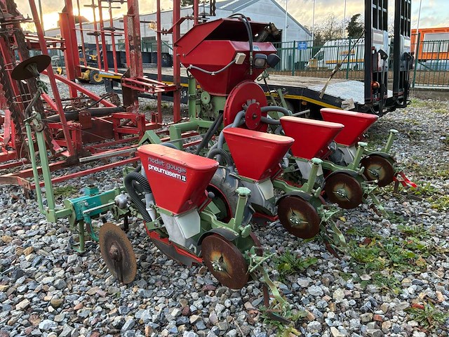 Nodet gougis pneumasem 2 seeder - afbeelding 23 van  35