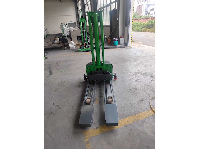 Noelift - 2025 - cdd1012 - vrachtwagen-gemonteerde heftruck - afbeelding 2 van  9