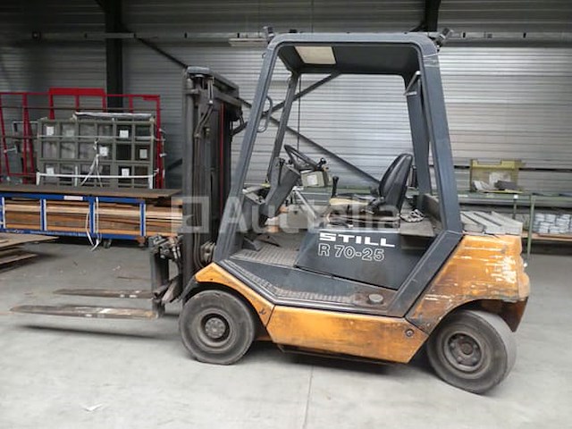 Nog steeds r70-25 diesel heftruck - afbeelding 2 van  15