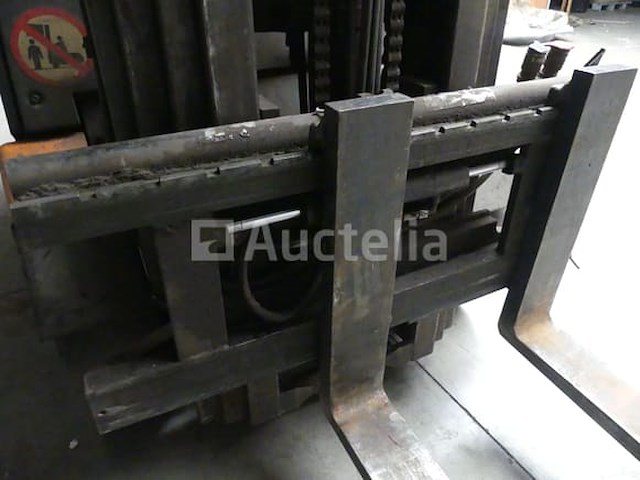 Nog steeds r70-25 diesel heftruck - afbeelding 5 van  15