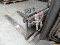 Nog steeds r70-25 diesel heftruck - afbeelding 7 van  15