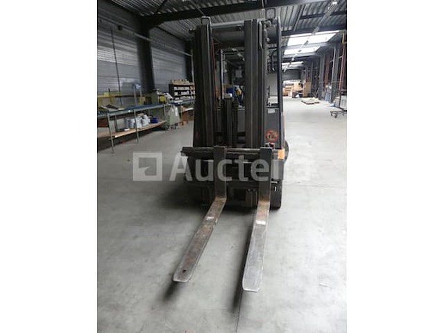 Nog steeds r70-25 diesel heftruck - afbeelding 1 van  15