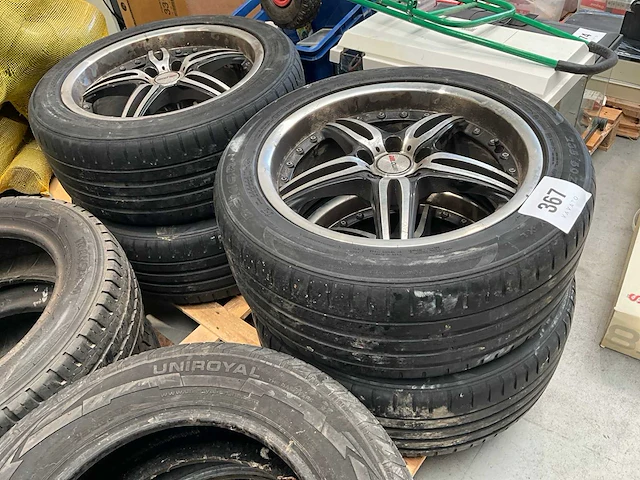 Nokian autoband met alu velg motec (4x) - afbeelding 1 van  9
