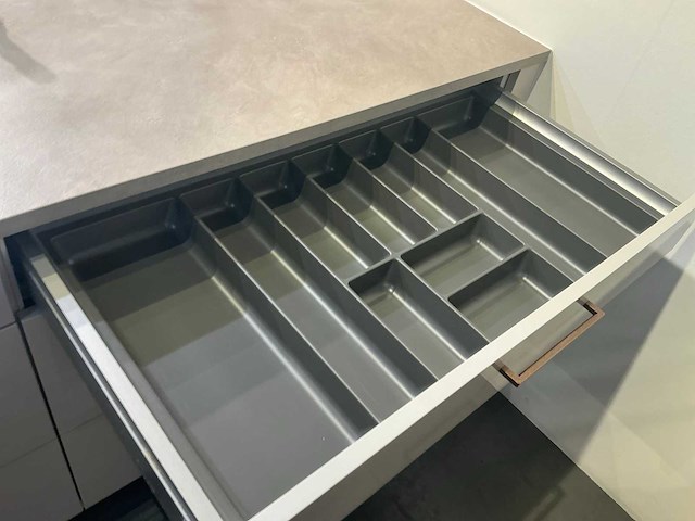 Nolte legno fineer showroom keuken - afbeelding 8 van  20