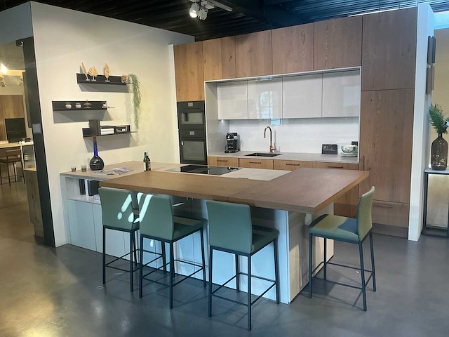 Nolte legno fineer showroom keuken - afbeelding 1 van  20