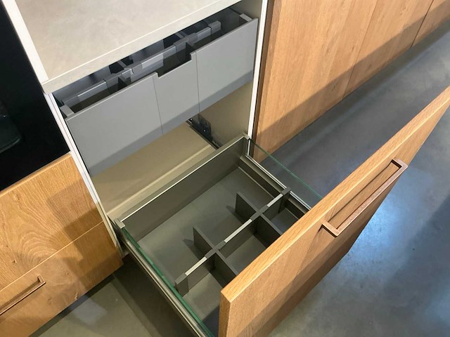 Nolte legno fineer showroom keuken - afbeelding 11 van  20