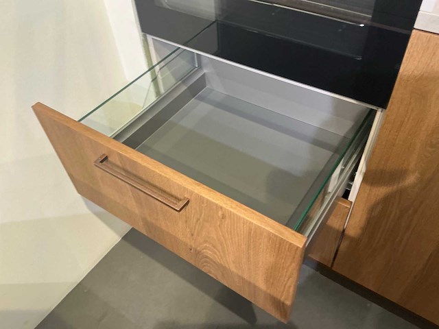 Nolte legno fineer showroom keuken - afbeelding 12 van  20