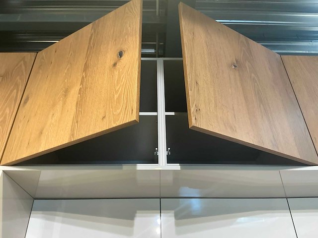 Nolte legno fineer showroom keuken - afbeelding 13 van  20