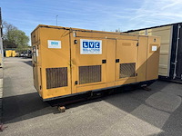 Noodstroomaggregaat, luchtcompressoren en autolaadkraan