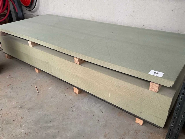 Norbord diverse waterwerende mdf platen (24x) - afbeelding 1 van  2