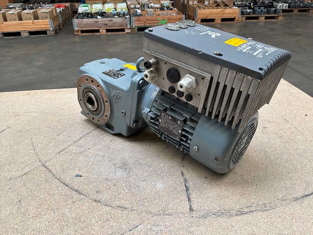 Nord drivesystems sk 92372azd-80lh/4 motorreductie met frequentieregelaar - afbeelding 3 van  8