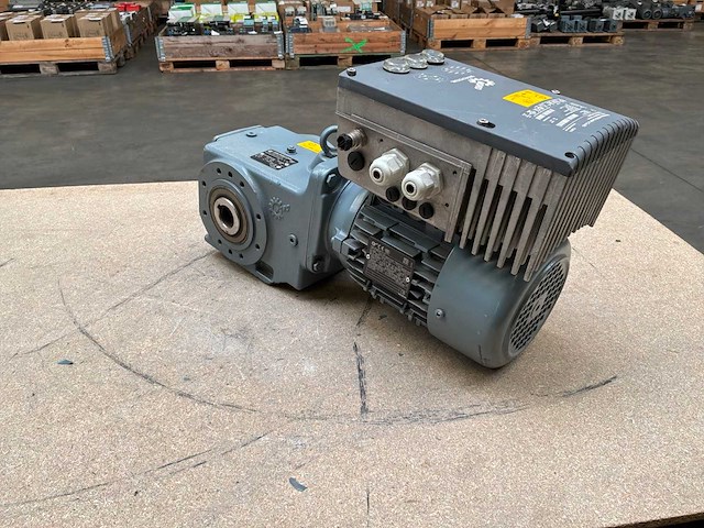 Nord drivesystems sk 92372azd-80lh/4 motorreductie met frequentieregelaar - afbeelding 3 van  8