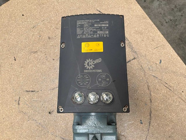 Nord drivesystems sk 92372azd-90sh/4 motorreductie met frequentieregelaar - afbeelding 5 van  8