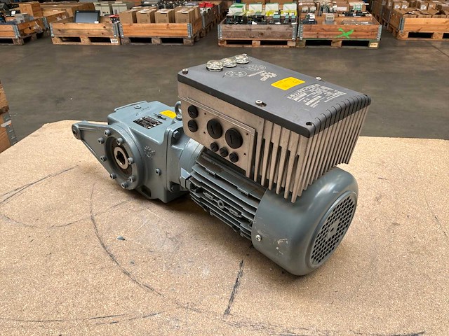 Nord drivesystems sk 92372azd-90sh/4 motorreductie met frequentieregelaar - afbeelding 3 van  8