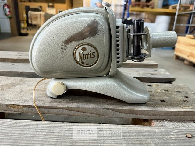 Noris diaprojector - afbeelding 3 van  4