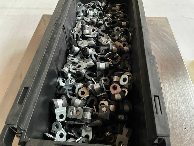 Norma 3.74kg buis en bevestigingsklem b15mm d6mm in stapelbare bak - afbeelding 3 van  8