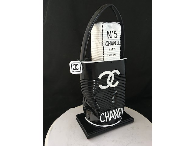 Norman gekko (xx) - chanel bag with n.5 perfume - limited edition - afbeelding 2 van  11
