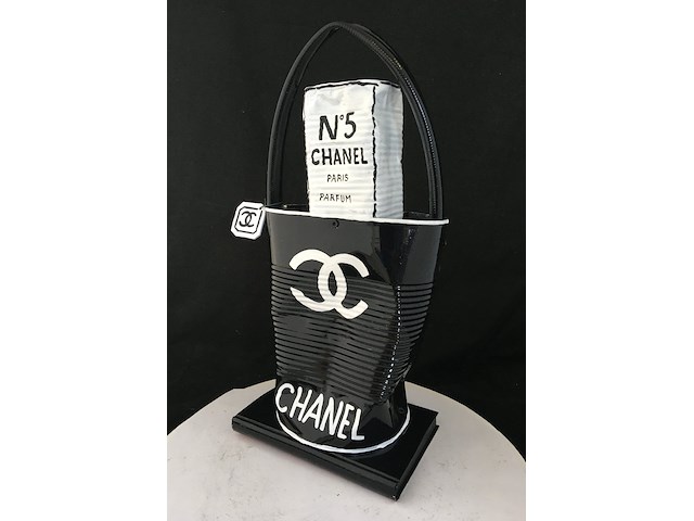 Norman gekko (xx) - chanel bag with n.5 perfume - limited edition - afbeelding 1 van  11