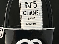 Norman gekko (xx) - chanel bag with n.5 perfume - limited edition - afbeelding 9 van  11