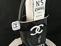 Norman gekko (xx) - chanel bag with n.5 perfume - limited edition - afbeelding 11 van  11
