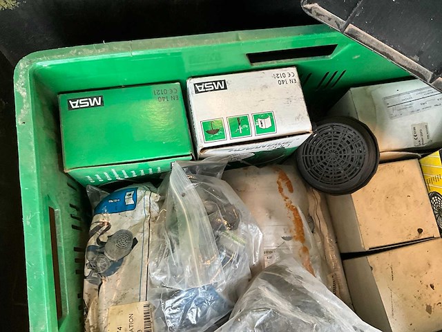 North halfgelaatsmaskers en protection toebehoren (6x) in metalen kar - afbeelding 4 van  18