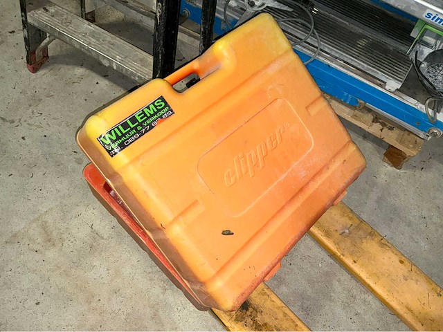 Norton clipper tt200 em tegelsnijapparaat - afbeelding 2 van  8