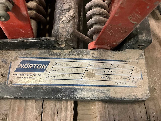 Norton mini clipper tegelzaagmachine - afbeelding 4 van  5