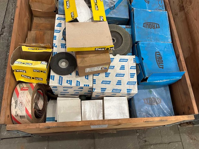 Norton-tyrolit-raltec grote partij diverse slijp en schuurmateriaal - afbeelding 2 van  3