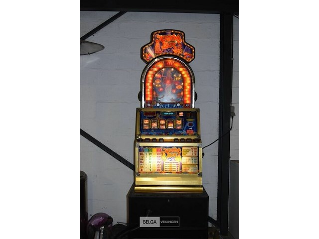 Nostagisch verzamelobject aladdin's lamp gokkast - afbeelding 1 van  6