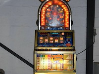 Nostagisch verzamelobject aladdin's lamp gokkast - afbeelding 1 van  6