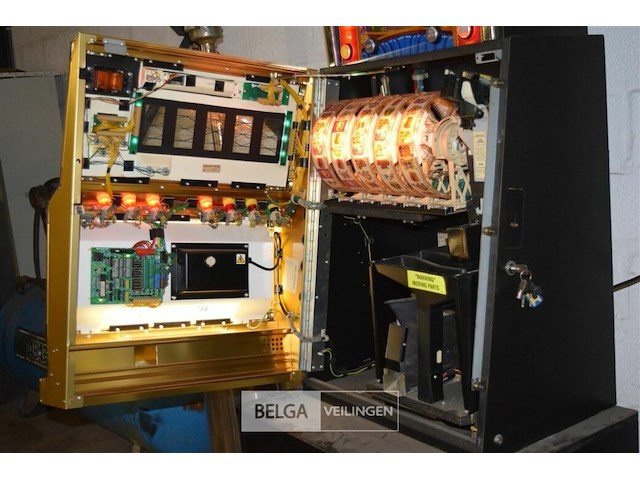 Nostagisch verzamelobject aladdin's lamp gokkast - afbeelding 5 van  6