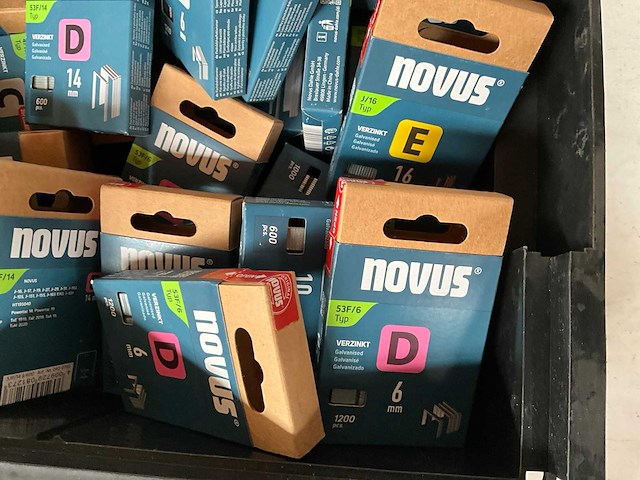 Novus diverse nagels en nieten - afbeelding 1 van  1