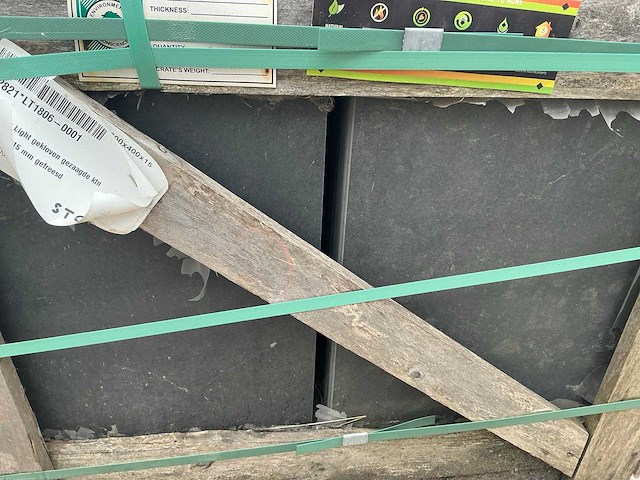 Nts mustang gekloven/gezaagd natuursteen tuintegels ca. 96,48m2 - afbeelding 1 van  1