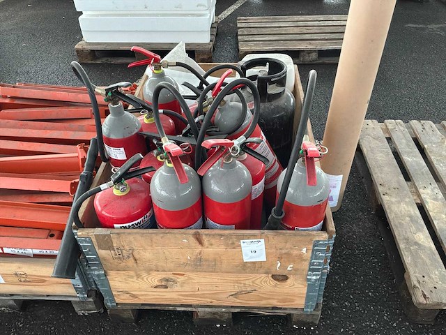 Nu-swift brandblusser diverse types (12x) - afbeelding 1 van  2