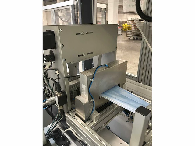 Nucleus machine voor assemblage mondmaskers - afbeelding 7 van  27