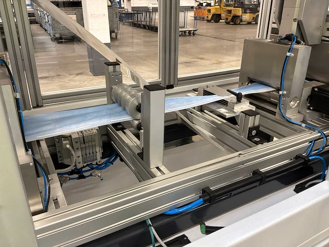 Nucleus machine voor assemblage mondmaskers - afbeelding 10 van  27