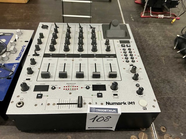 Numark analoge mengtafel (2x) - afbeelding 3 van  4