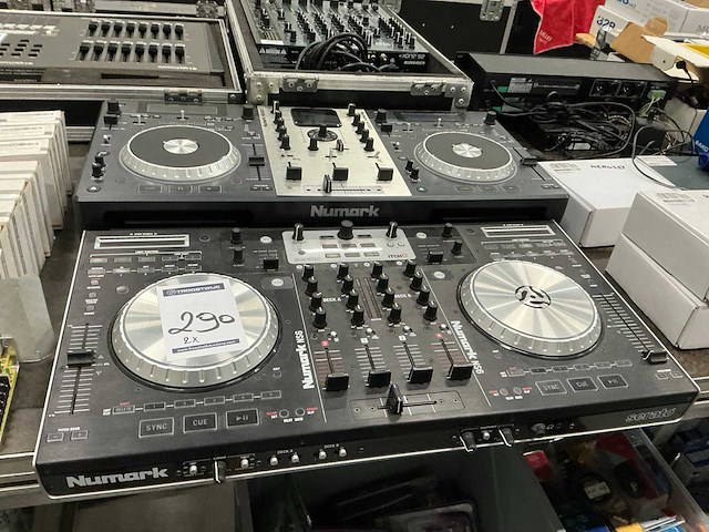 Numark dj controller (2x) - afbeelding 1 van  3