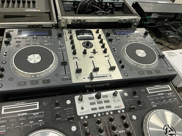 Numark dj controller (2x) - afbeelding 3 van  3