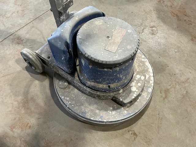 Numatic hfm1015 industriële vloerschuurmachine - afbeelding 7 van  8