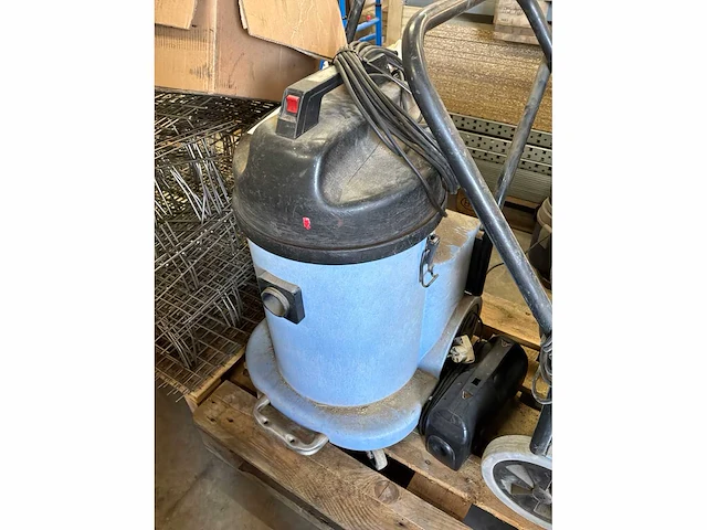 Numatic industriële stofzuiger - afbeelding 2 van  3