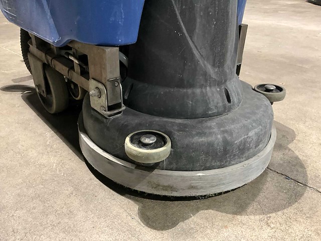 Numatic tt 3450s vloerreiniger - afbeelding 10 van  10