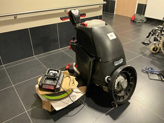 Numatic ttb3045n-xr accu vloerschrobmachine - afbeelding 2 van  8